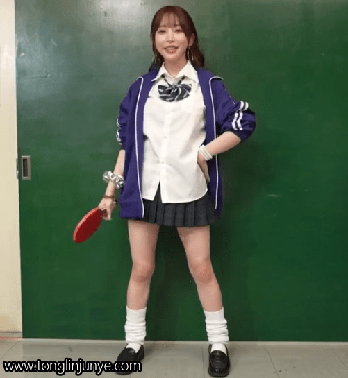 在俱乐部中负责奖励队员的七濑爱丽丝(Nanase Alice,七瀬アリス,七濑有栖)：番号MNGS-040